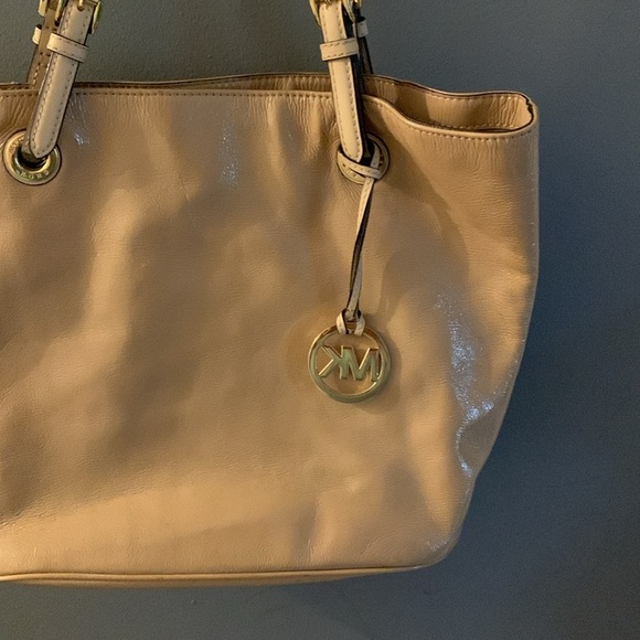 Michael Kors Tan patent Leather Tote - Picture 2 of 4